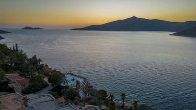 Luxury Villa Photo #29