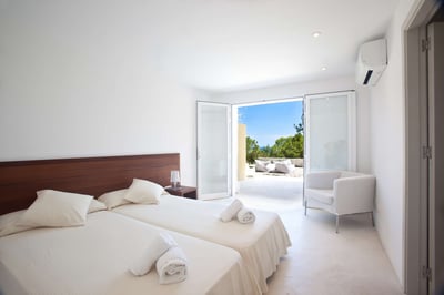 Luxury Villa Photo #26