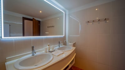 Luxury Villa Photo #22