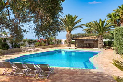 Luxury Villa Photo #10