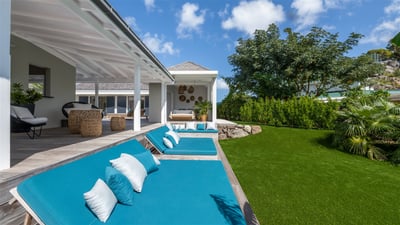 Outdoor Lounge Area