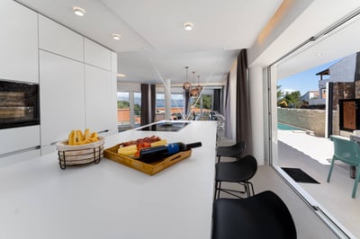 Luxury Villa Photo #40