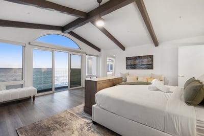 Luxury Villa Photo #23
