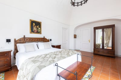 Luxury Villa Photo #26