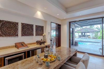 Luxury Villa Photo #26