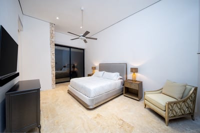 Luxury Villa Photo #30