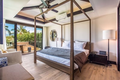 Luxury Villa Photo #17