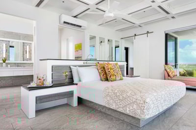 Luxury Villa Photo #17