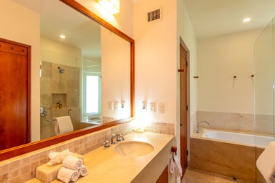 Luxury Villa Photo #30