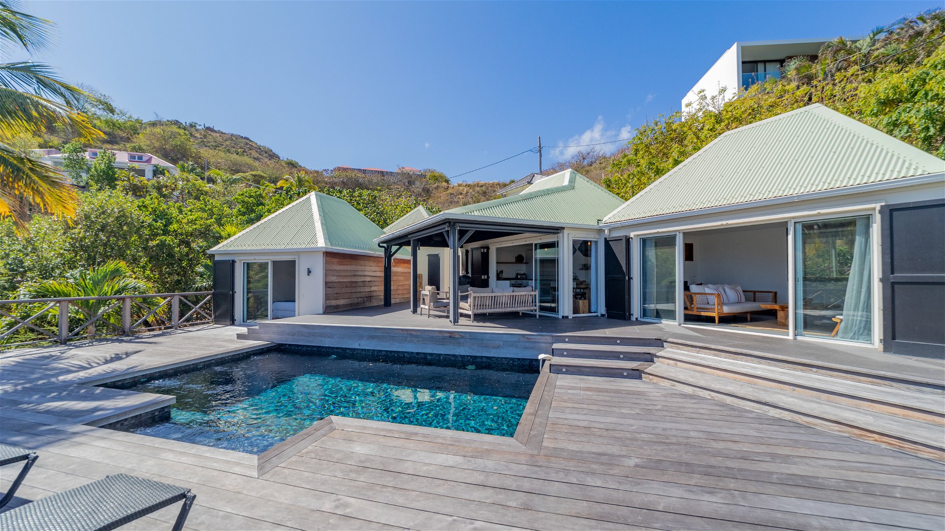 Petit Cul de Sac,Mademoiselle