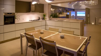 Kitchen & Dining Area