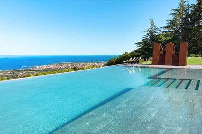 Luxury Villa Photo #4