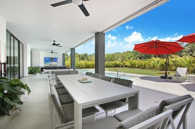 Luxury Villa Photo #11