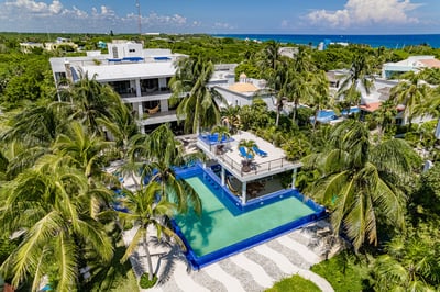 Luxury Villa Photo #6