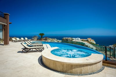 Luxury Villa Photo #11