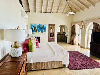 Luxury Villa Photo #19
