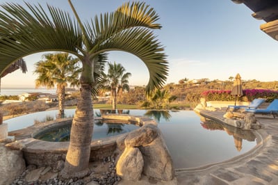Luxury Villa Photo #5