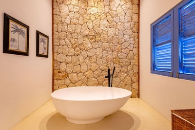 Luxury Villa Photo #30