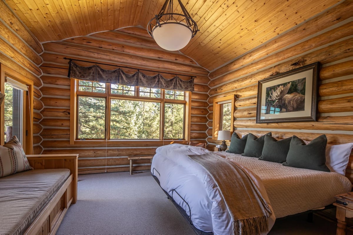 Huckleberry Hideaway