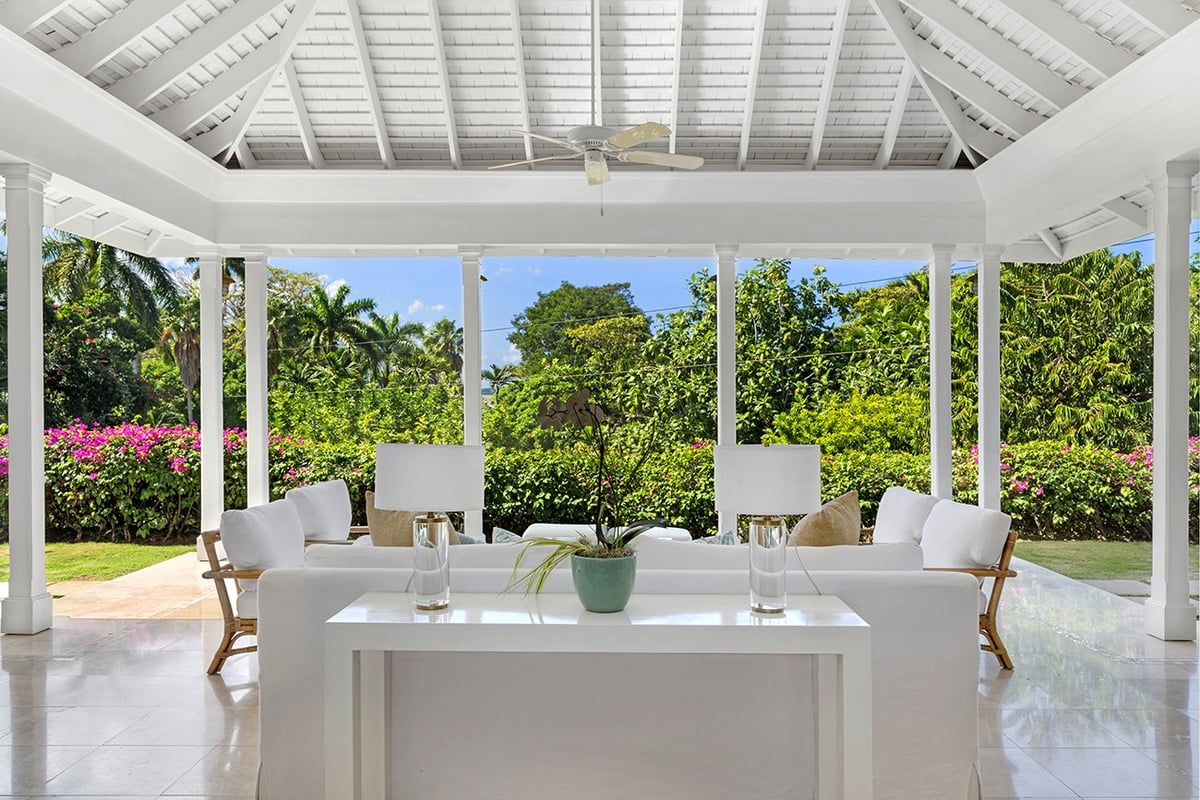Longview Villa