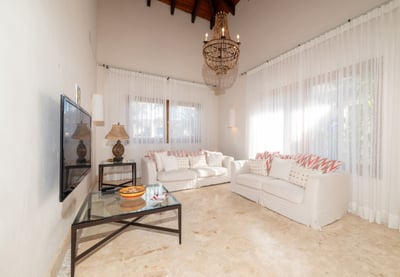 Luxury Villa Photo #19