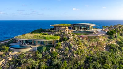 Luxury Villa Photo #2