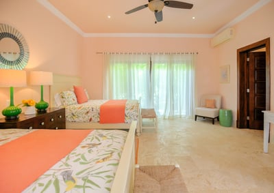 Luxury Villa Photo #23