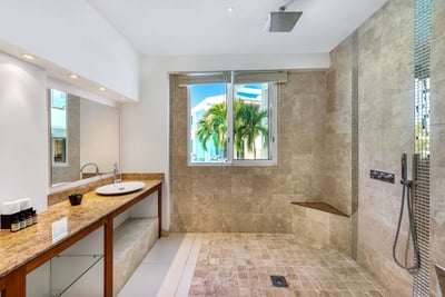 Luxury Villa Photo #25