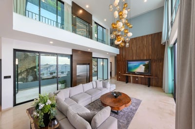 Luxury Villa Photo #21