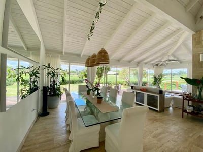 Luxury Villa Photo #18