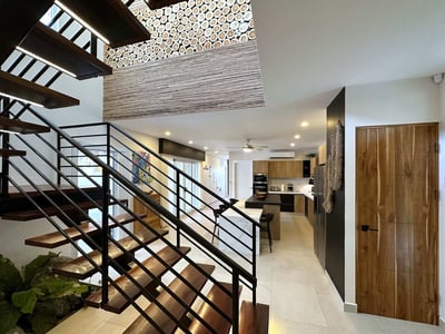 Luxury Villa Photo #32