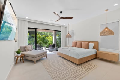 Primary Suite 3: King Bed, AC & TV – Level 1