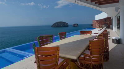 Luxury Villa Photo #6