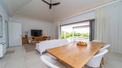 Kitchen & Dining Area