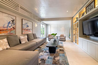 Luxury Villa Photo #18