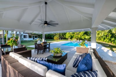 Luxury Villa Photo #6