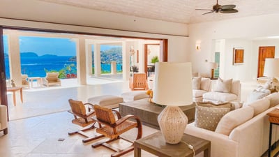 Luxury Villa Photo #34