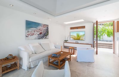 Luxury Villa Photo #8