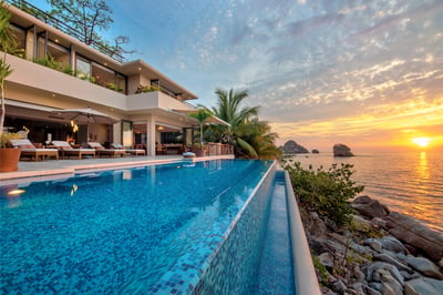 Luxury Villa Photo #7