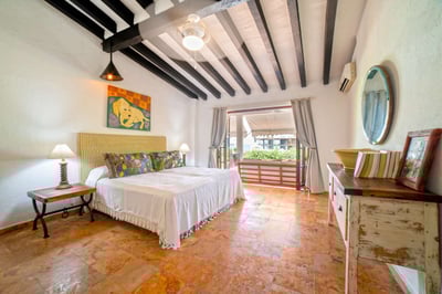 Luxury Villa Photo #31