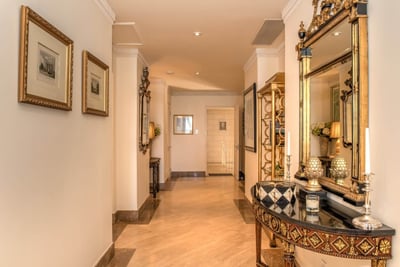 Luxury Villa Photo #12