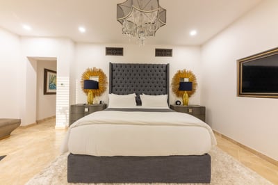 Luxury Villa Photo #53