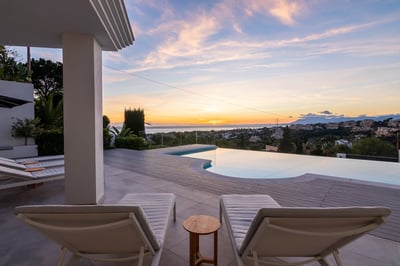 Luxury Villa Photo #7