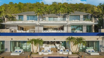 Luxury Villa Photo #3