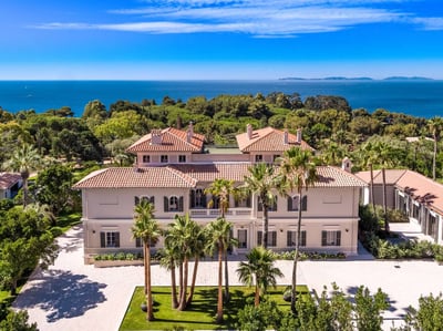 Luxury Villa Photo #3
