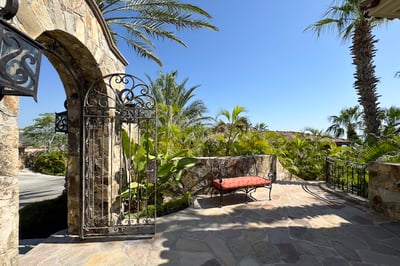 Luxury Villa Photo #26