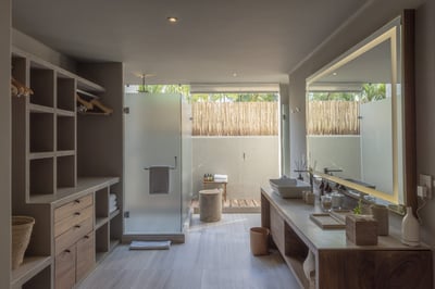 Luxury Villa Photo #40