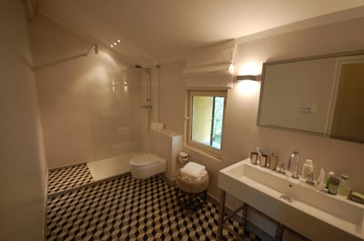 Luxury Villa Photo #25