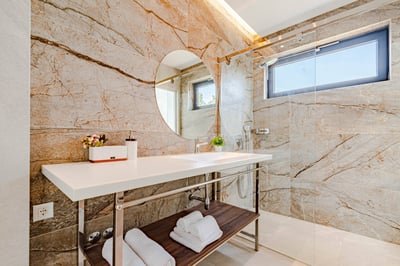Luxury Villa Photo #43