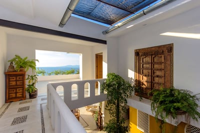 Luxury Villa Photo #19